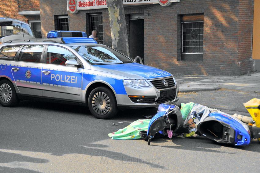 VU nach Verfolgungsfahrt Koeln Ossendorf Frohnhofstr P03.JPG